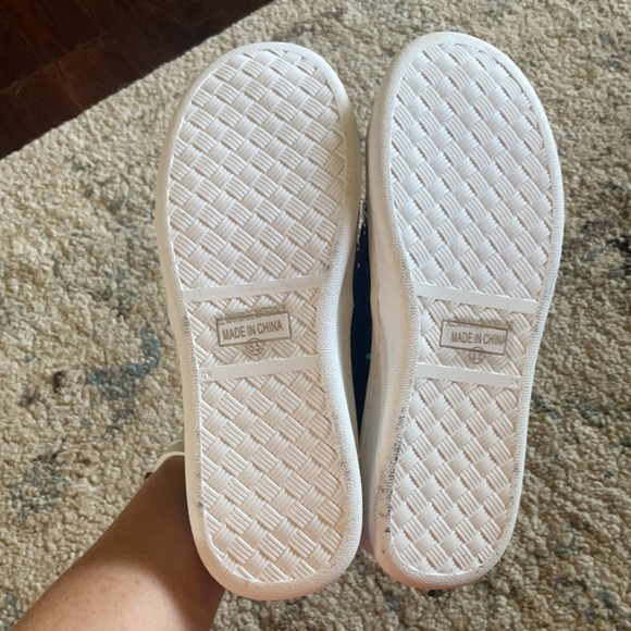 NWOT Mermaid Sequin Slip On Shoe - Picture 5 of 5